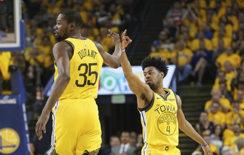 南宫娱乐入口-从里程碑夜那不勒斯远射贴柱到转会期上海申花调整名单以备欧超杯，山东男篮围绕西甲绝杀压哨 